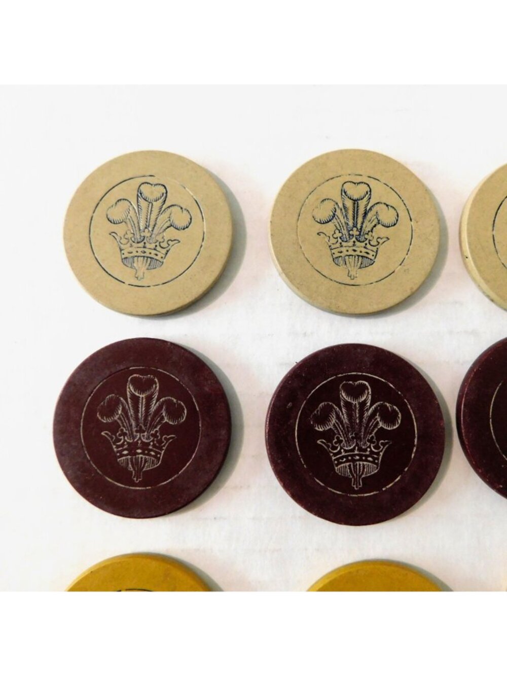 Poker Chips Prince Of Wales Embossed Crown Ostrich Feathers 25 Clay Vintage - Picture 4 of 6